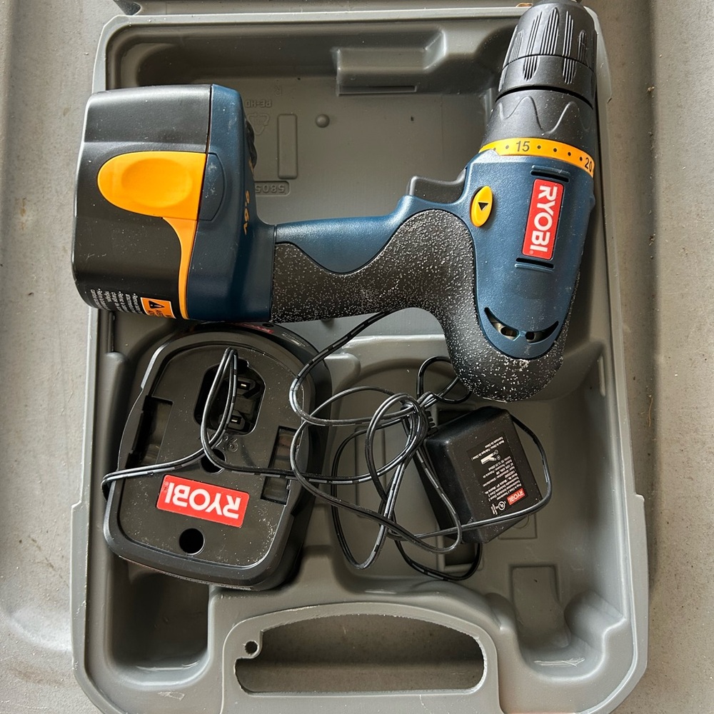 Ryobi Black and Yellow Cordless Drill Set